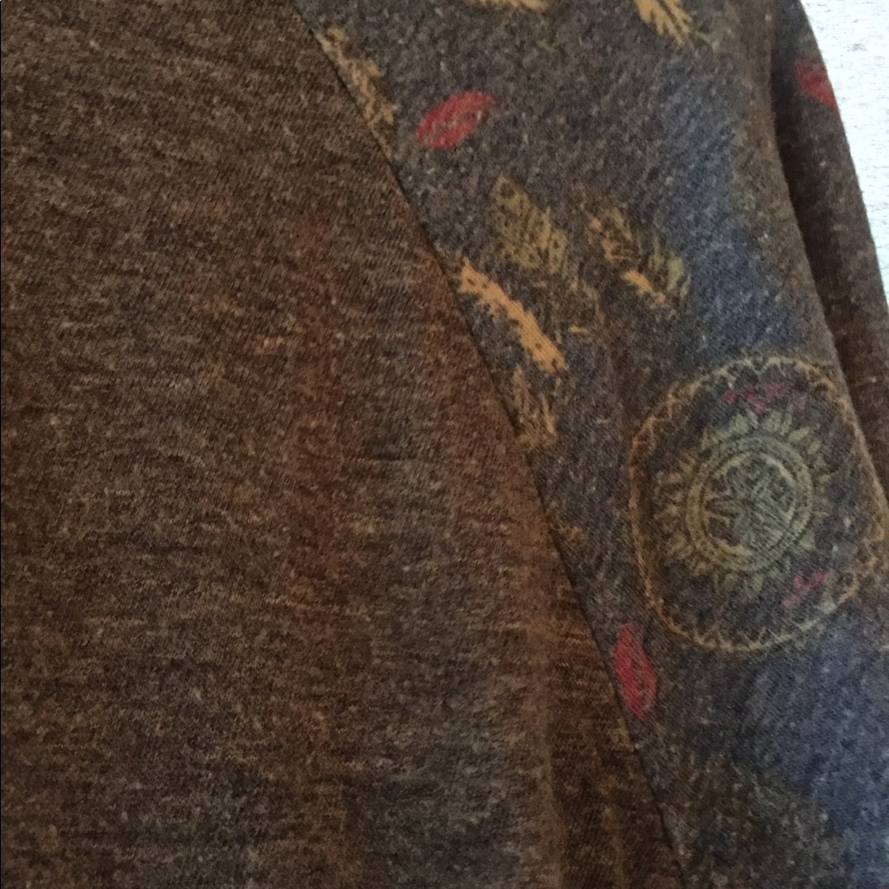 Lula Roe “Randy tee Size Medium - Picture 3 of 8